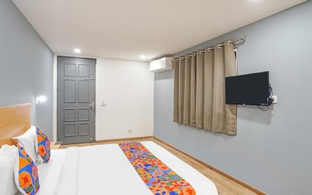 OYO Townhouse 333 Sector 121 Noida
