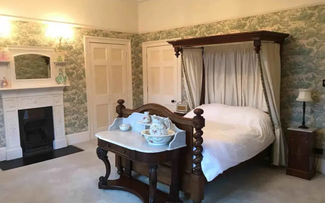 Llangattock Park House