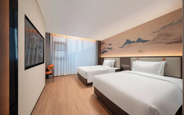 World Hotel Kaifeng Gulou Square Branch