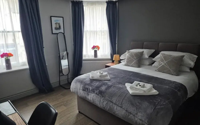 OYO The Victorian Tap B&B