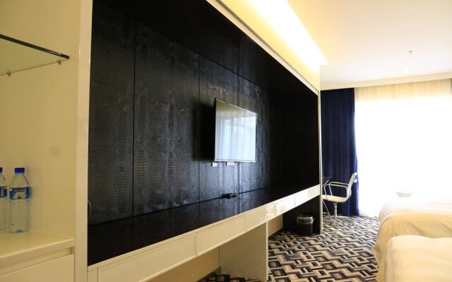 D Mark Hotel