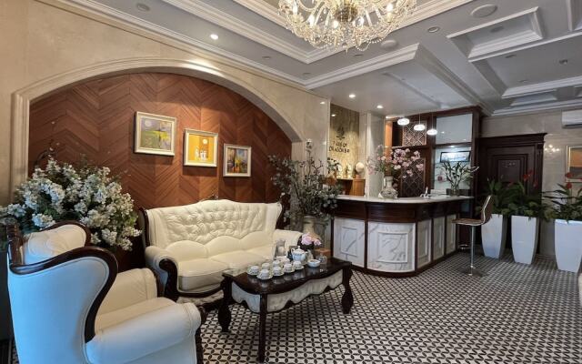 Paris Of Dragonbay Hotel