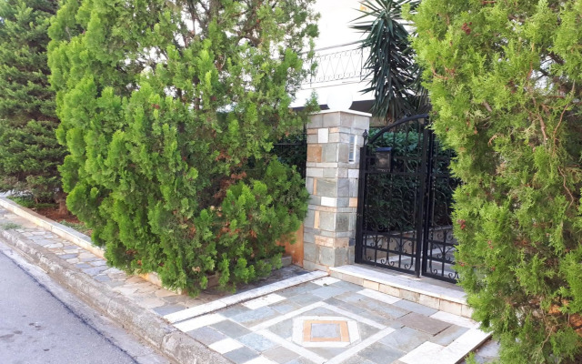 Sea view,big and comfortable appartment in Voula