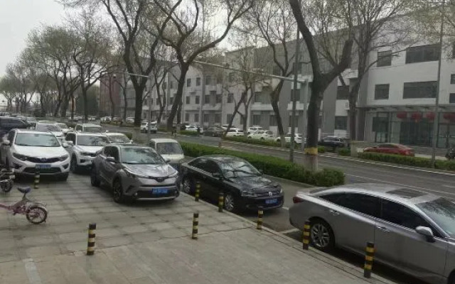 Hangfeng Hotel (Pinggu Dama Roundabout)