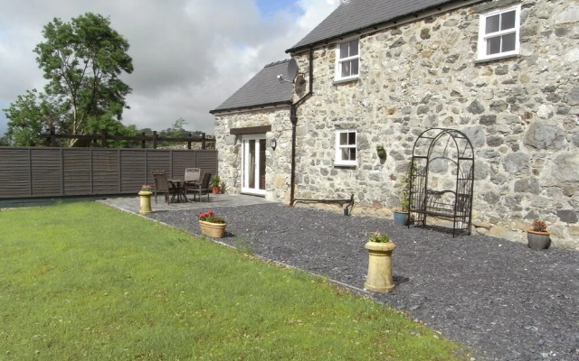 Y Bwythyn at Henfaes