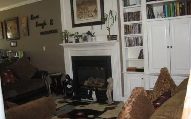 Viv's Front Porch B&B