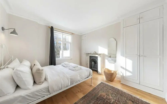 Spacious 3B House in South Kensington