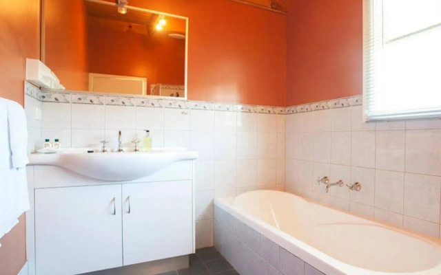 Beechworth Cedar Cottages