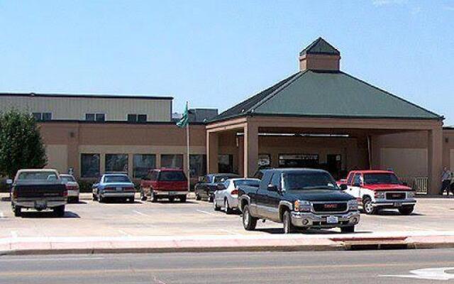 Highland Hotel And Convention Center