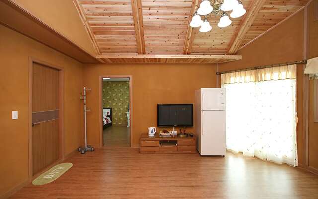 Yeongwol Hanbando River Pension