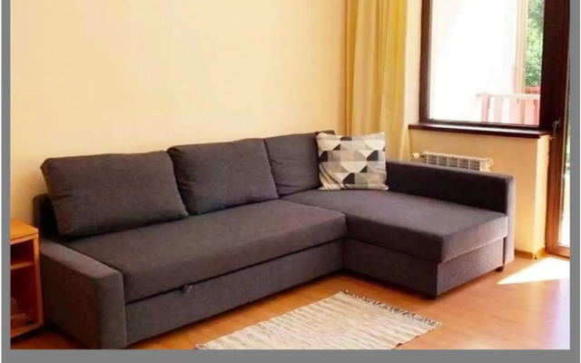 Flora Ski-slope Studio Apartment