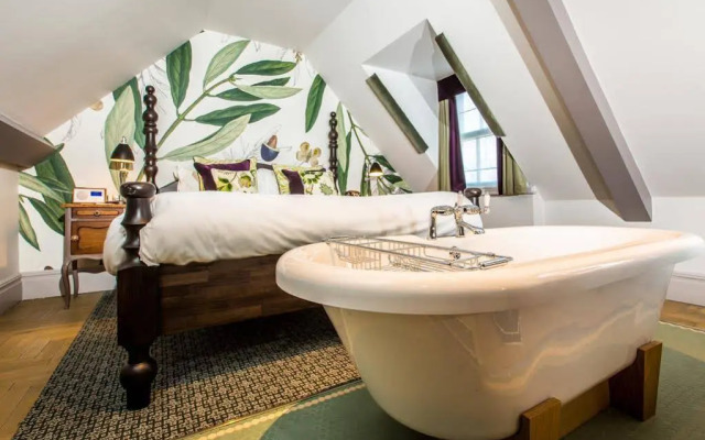 Orange Tree Hotel