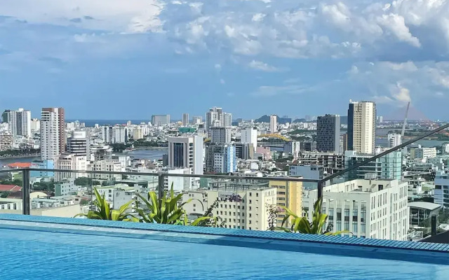 Centre Point Danang Hotel & Residence