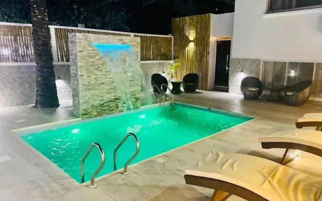 1677 Mayfair Apartment