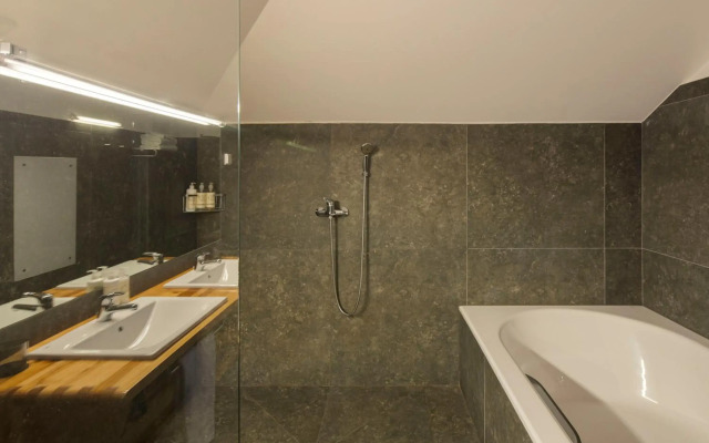 Condes de Azevedo Palace