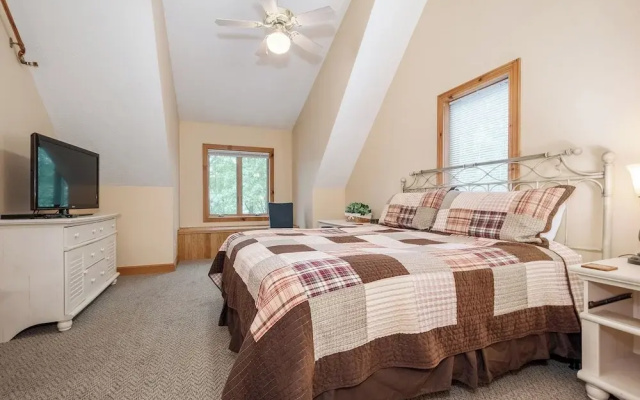 Lakey Mclakehouse by Taylor Made Deep Creek