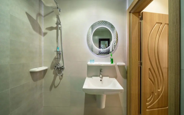 OYO Townhouse 156 Rose Hotel Apartments.