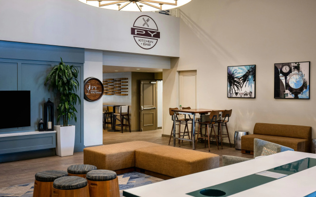 Doubletree by Hilton Campbell - Pruneyard Plaza