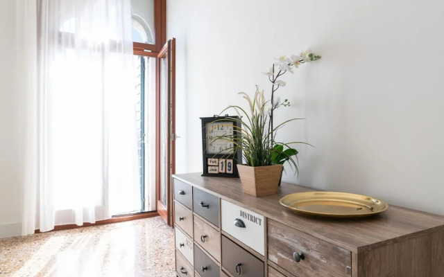 Best Rialto Palace 2 by Wonderful Italy