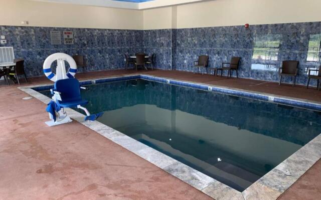 Comfort Suites West Monroe near Ike Hamilton Expo Center