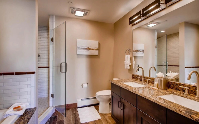 Water House On Main Street #6106