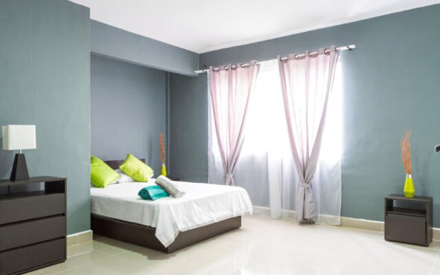 Lleras 6 BR Apartment