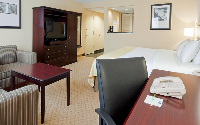 Holiday Inn South Plainfield-Piscataway, an IHG Hotel