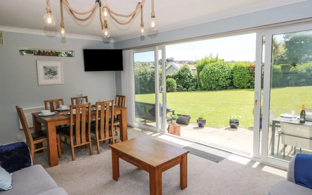 6 Coedrath Park - Swn y Mor