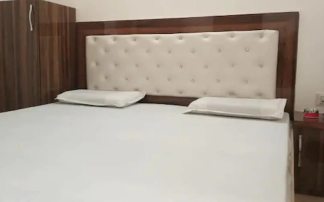 Goroomgo Double Tree Ghaziabad