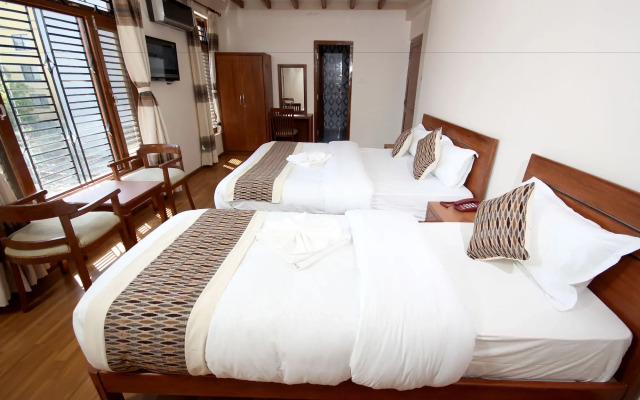 Hotel Holiday House