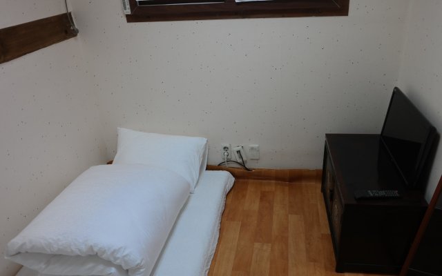 Bukchon Guest House 1