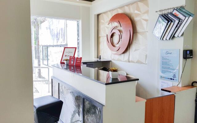 RedDoorz Plus near Holy Name University Medical Center