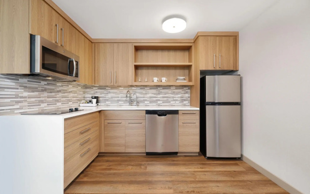 Element New York Wood Ridge