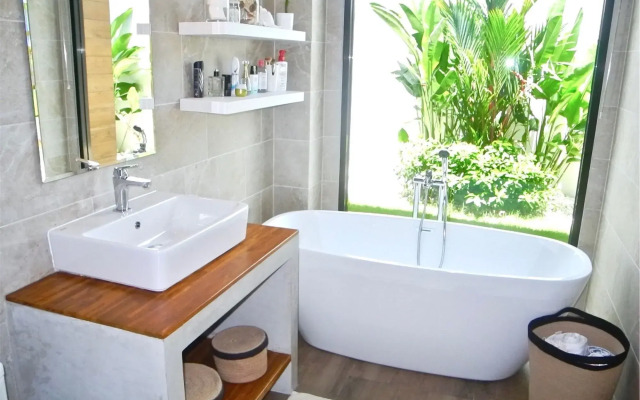 New Wonderful Villa in Nai Harn Center