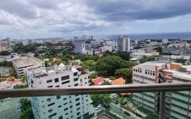Ocean View Luxurious Condo, Pool,Gym,Sauna,Theater