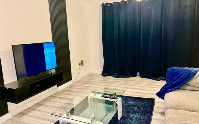 Modern Renovated 2-bedroom House