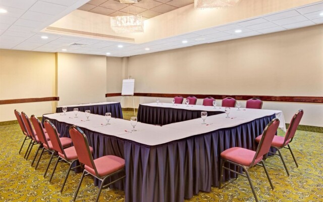 Holiday Inn Hotel Statesville-I-77 Exit 49a