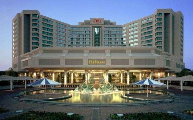 Hilton East Brunswick Hotel & Executive Meeting Center