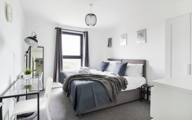 Livestay - One Bed Apt, Free Parking, Sleeps 4