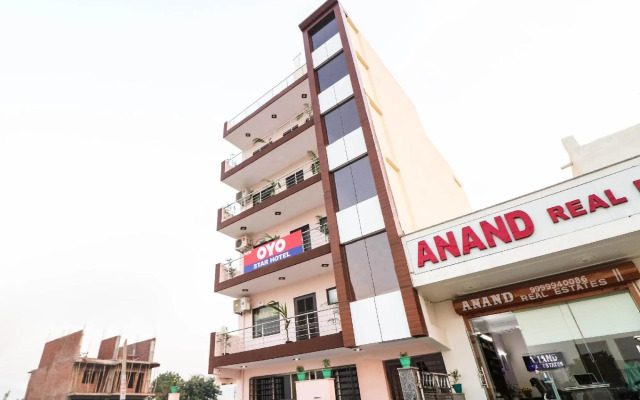 Akash Guest House by OYO Rooms
