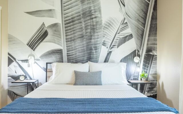 Mesa Garnet 4 Bedroom Home by RedAwning