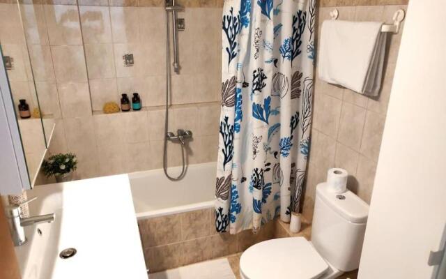 Fully equipped 2-bedroom flat unique view all year