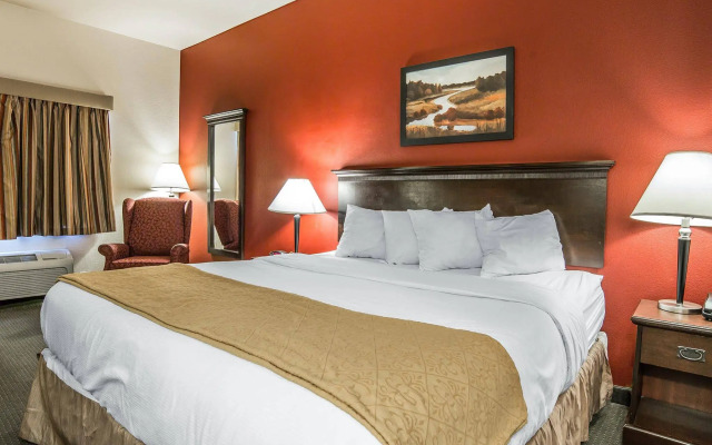Comfort Inn & Suites Near University of Wyoming