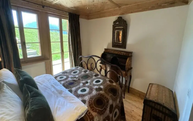 Cosy Chalet With Balcony/terrace
