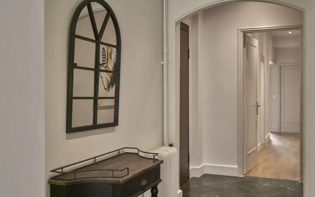 Chic n Bright 3Bd Apt with Hilton View