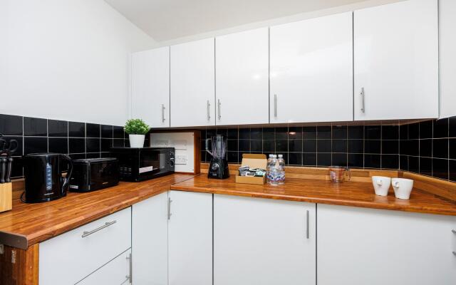 Convenient and Stylish 2-bed Apartment in Croydon