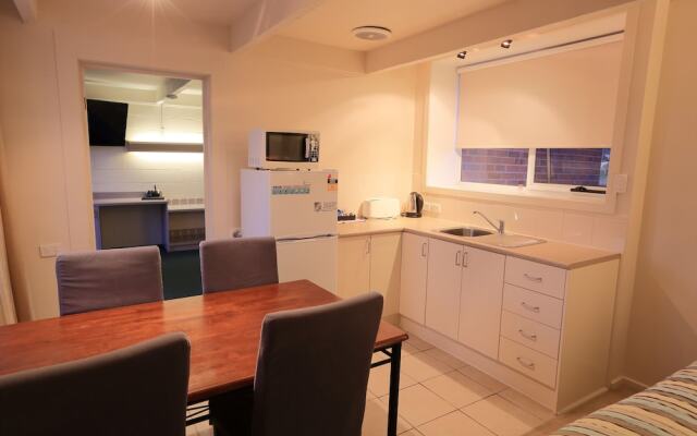 Econo Lodge Absolute Lake Entrance