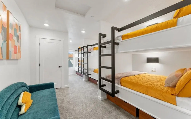 Sand Cove Retreat 5 Bedroom Townhouse