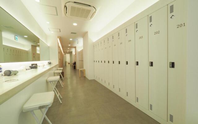 Leo Yu Capsule Hotel Nishifunabashi