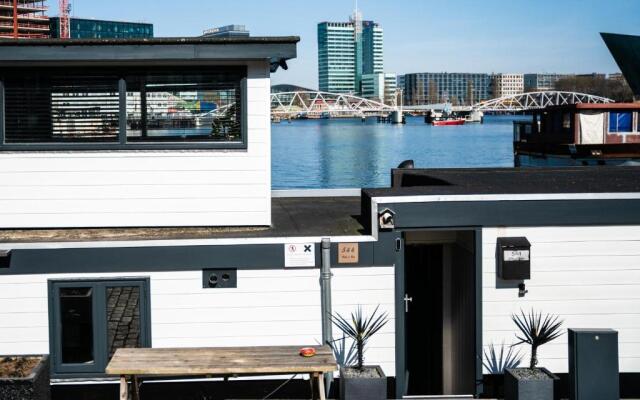 Houseboat Amsterdam